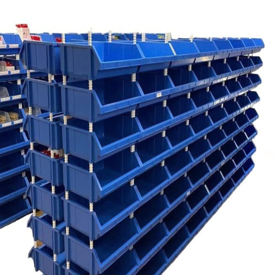 Plastic Stackable Bins (16 x 14 x 8 po) **Shipping costs apply**